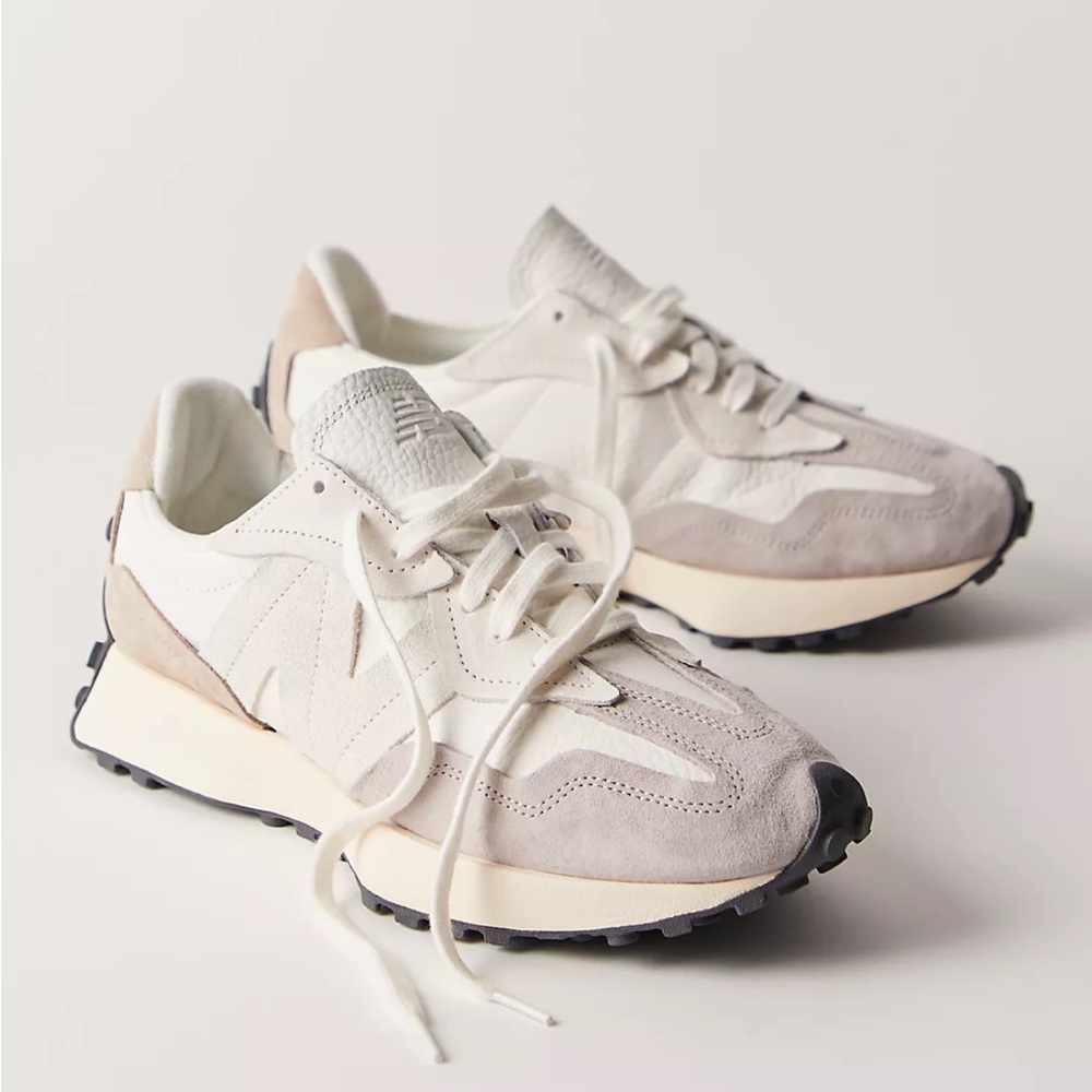 New Balance 327 - Sea Salt / Moonrock